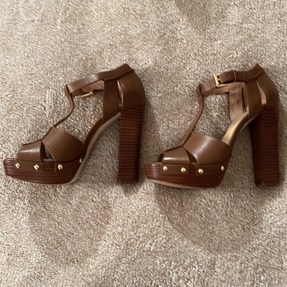 Michael Kors SZ brown high heel sandals with gold grommet detailing. Never worn - Picture 2 of 4